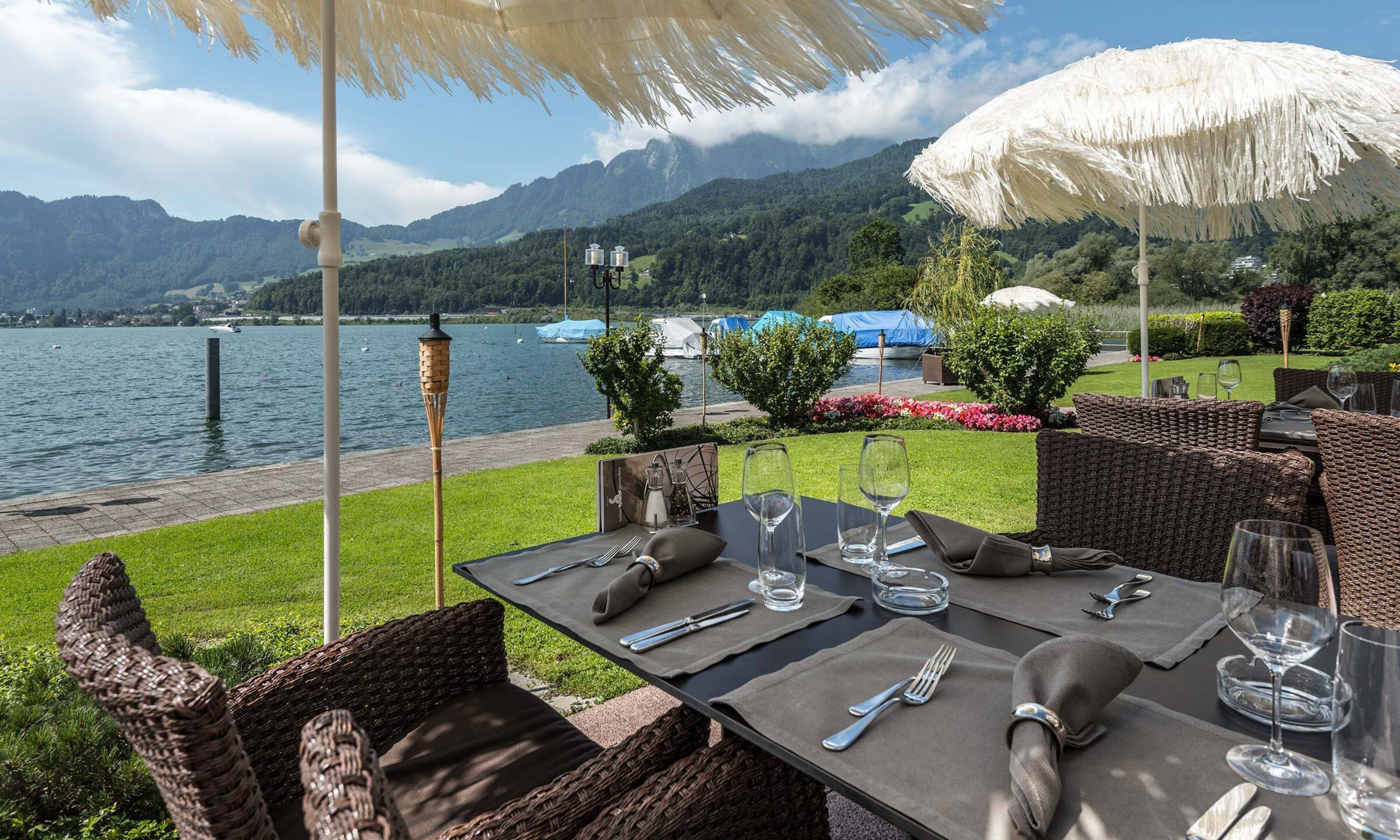 The hotel right on the lake | Seehotel Sternen Horw